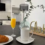 Appartement Lucky Ls03 - Vollausstattung - Zentrum - Aufzug - Grosse Kueche - 2 - Smart-tv Maagdenburg